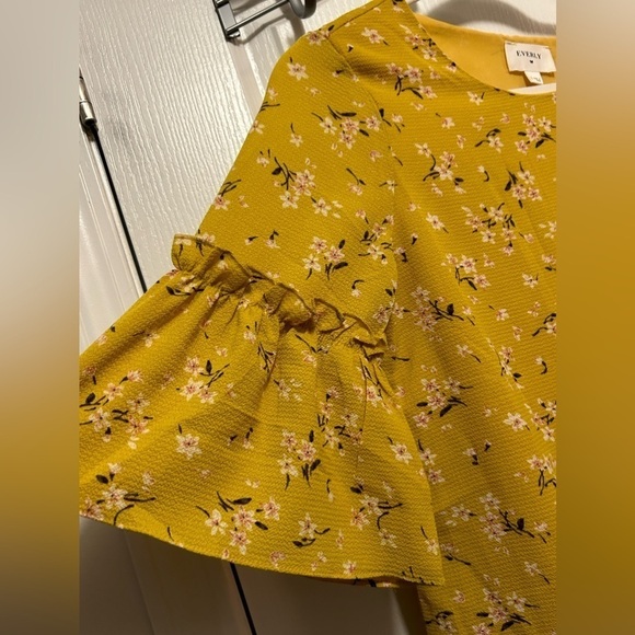 Women's Everly Yellow Short Sleeve Floral Blouse Top Size Small boho Cottagecore - Picture 6 of 15